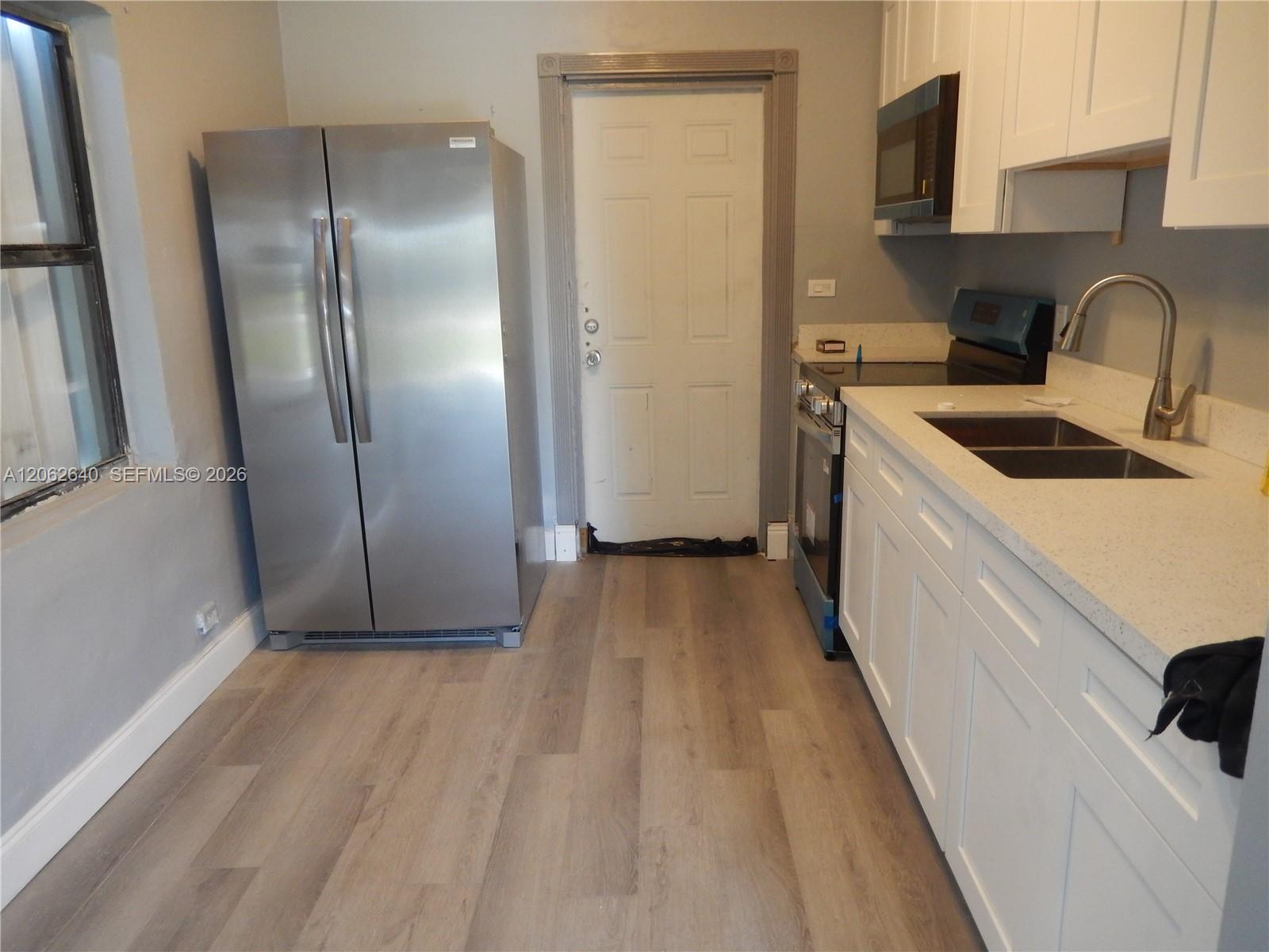 A12062640 Property Photo 3