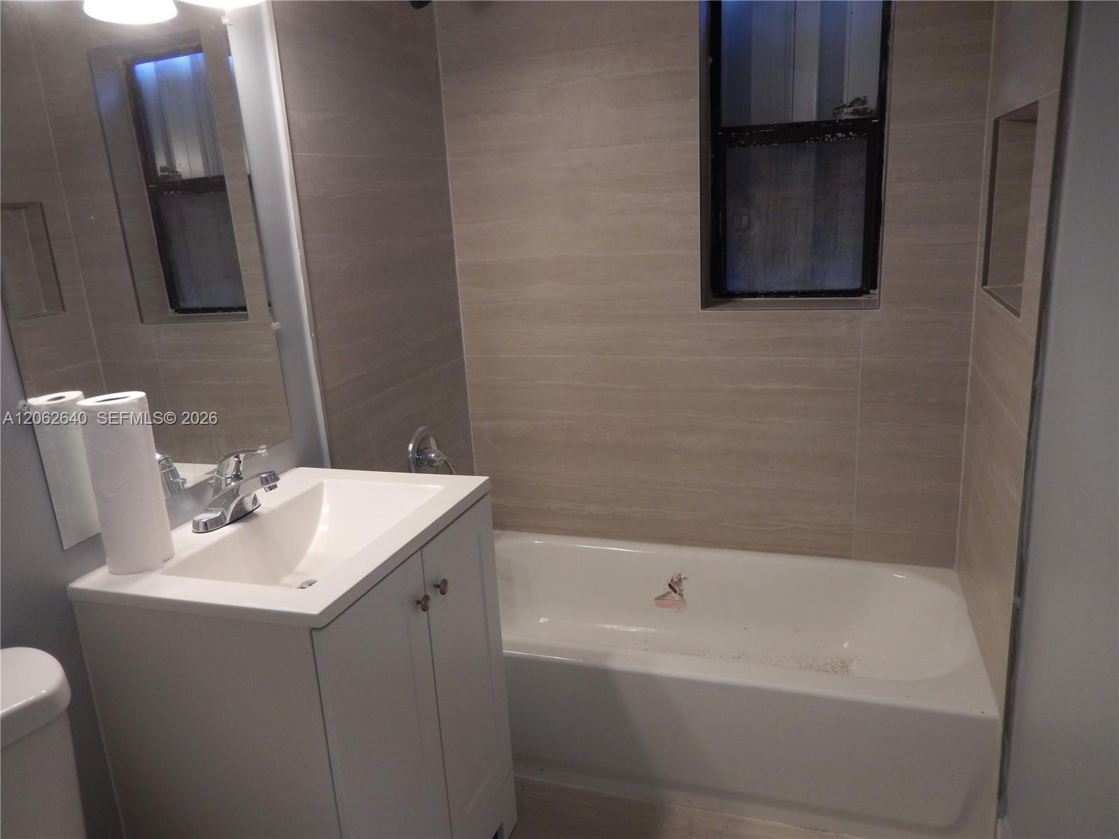 A12062640 Property Photo 7