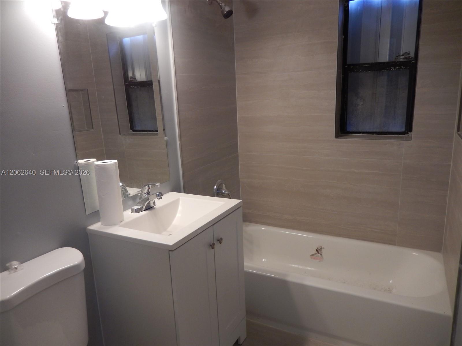 A12062640 Property Photo 8