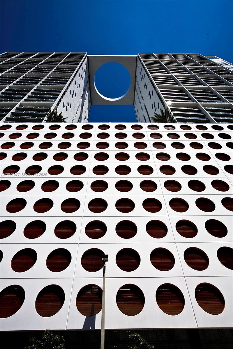 500 Brickell Avenue 1405 Property Photo 2