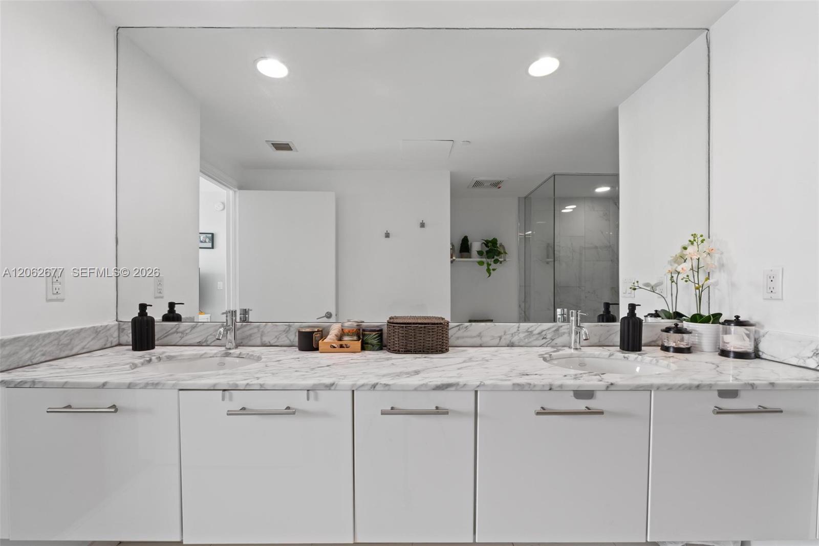 500 Brickell Avenue 1405 Property Photo 26