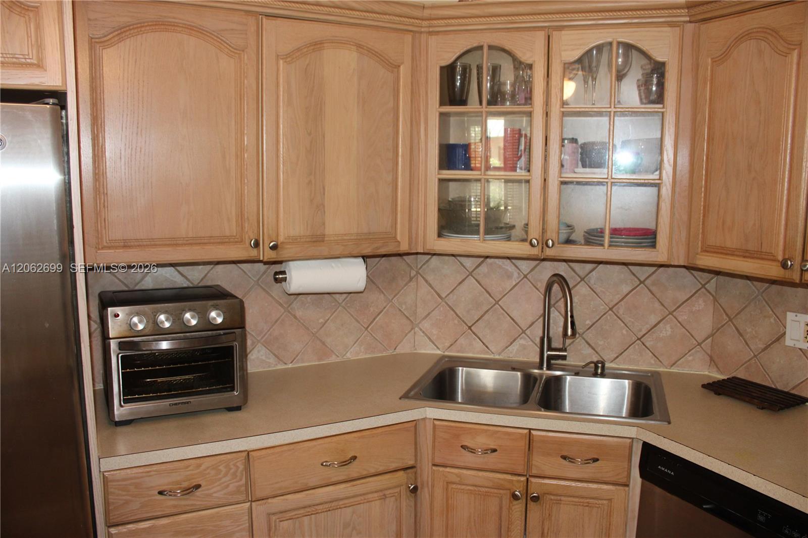 6301 N Fall Circle Drive 410 Property Photo 3