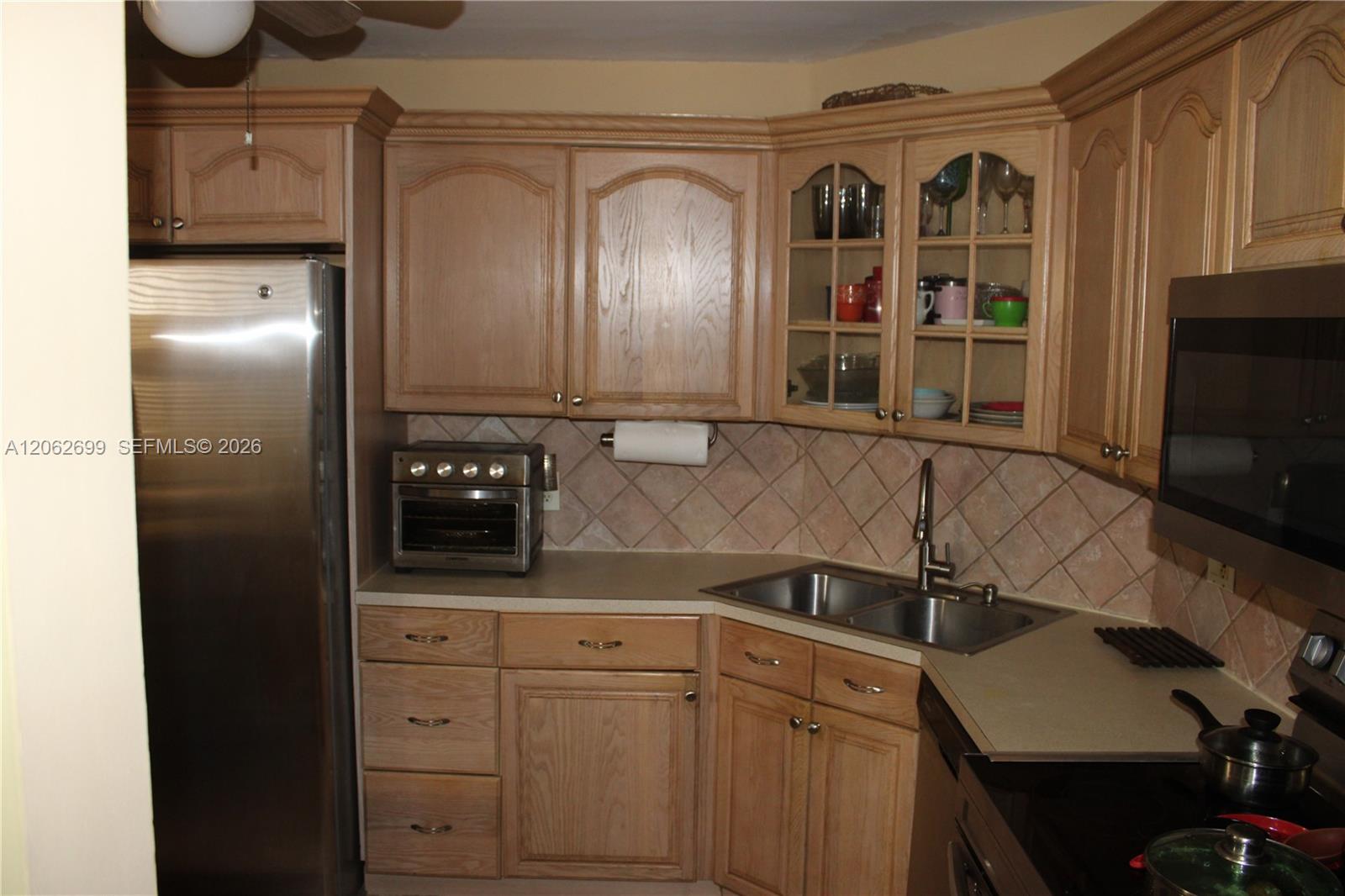 6301 N Fall Circle Drive 410 Property Photo 4