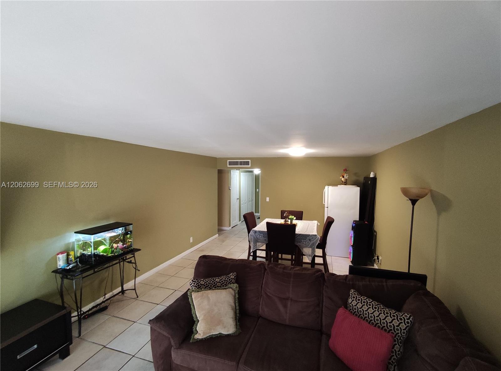 6301 N Fall Circle Drive 410 Property Photo 11
