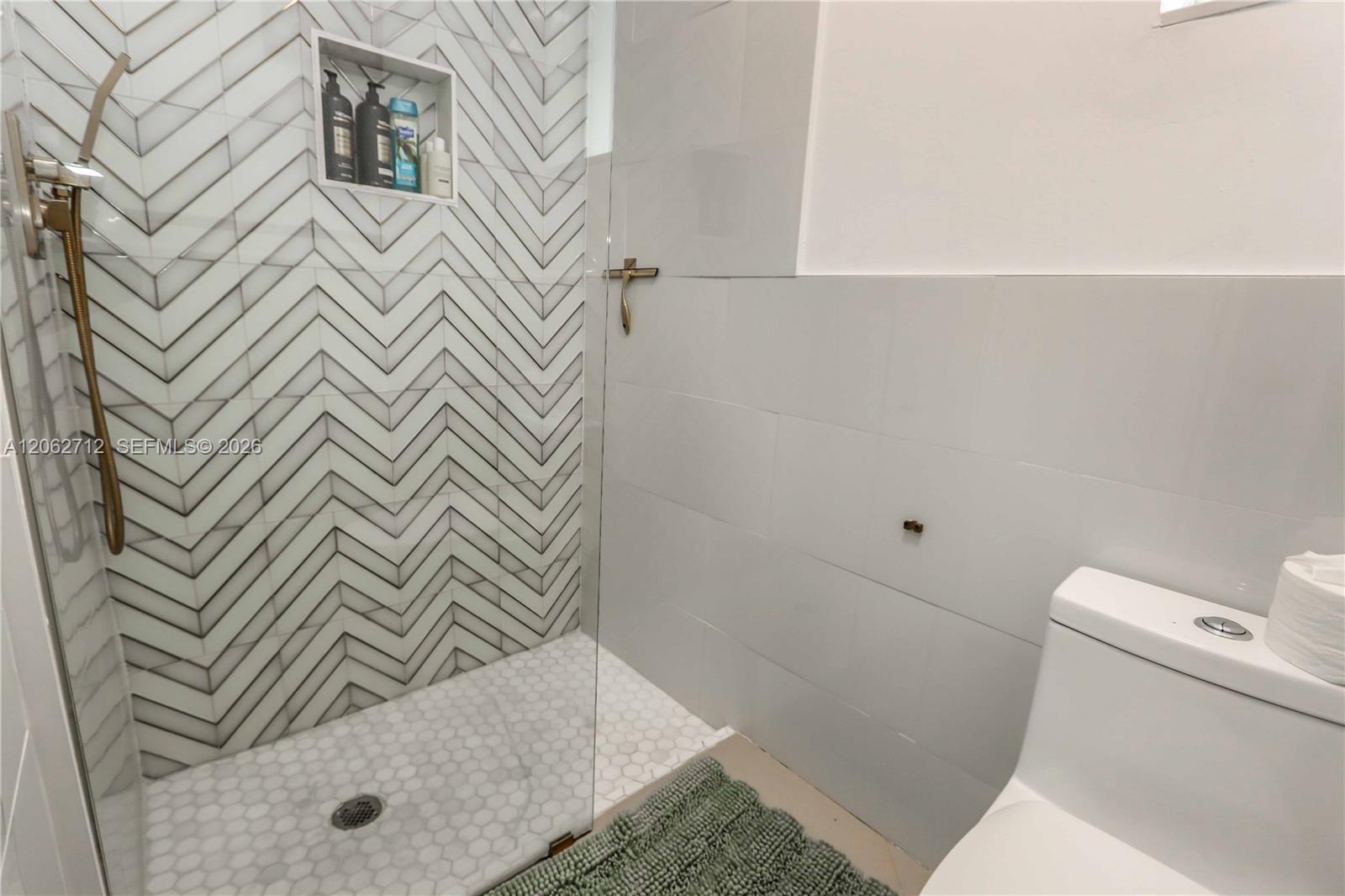 1102 N 13th Avenue Property Photo 20