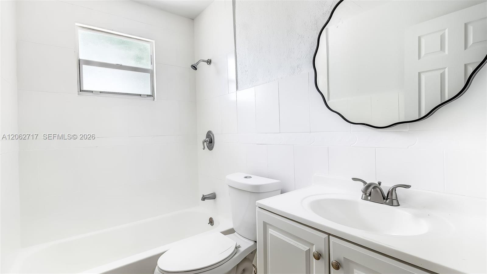 117 E 10th Street Property Photo 10