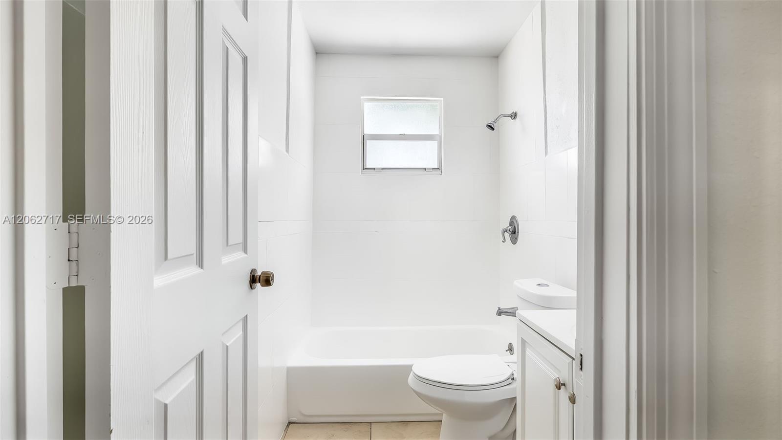 117 E 10th Street Property Photo 11