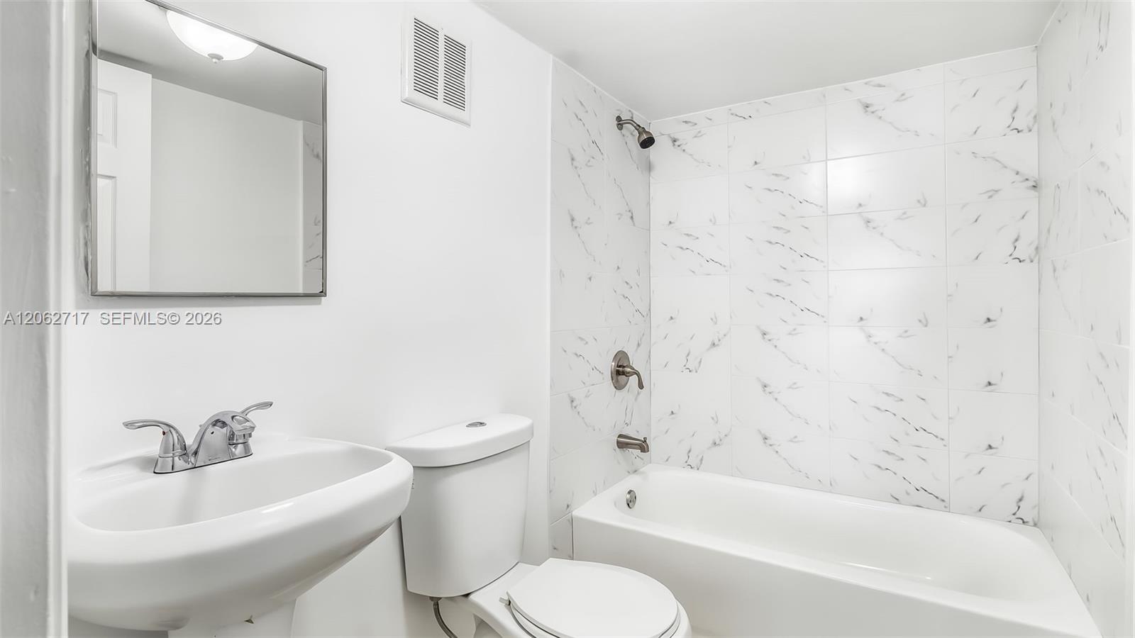 117 E 10th Street Property Photo 19