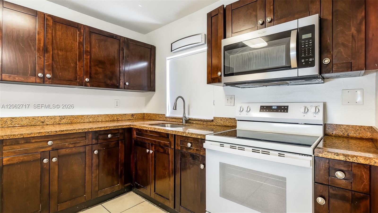 117 E 10th Street Property Photo 35
