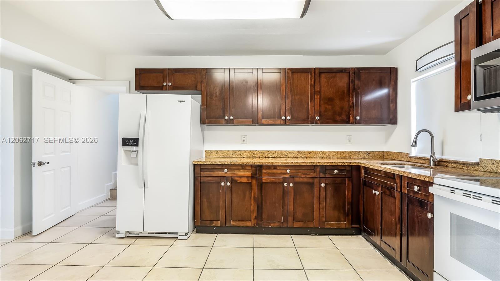 117 E 10th Street Property Photo 38