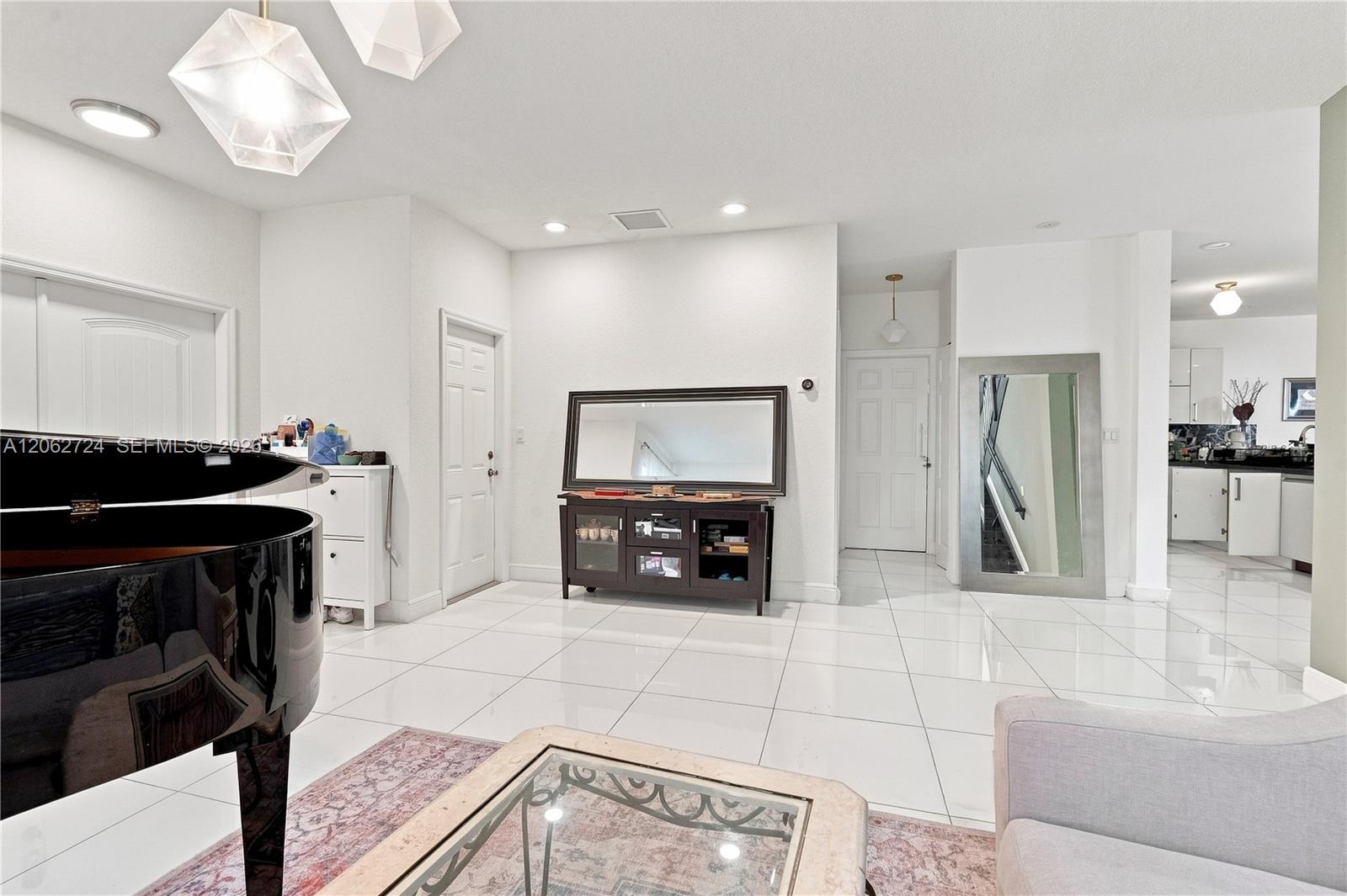 A12062724 Property Photo 9