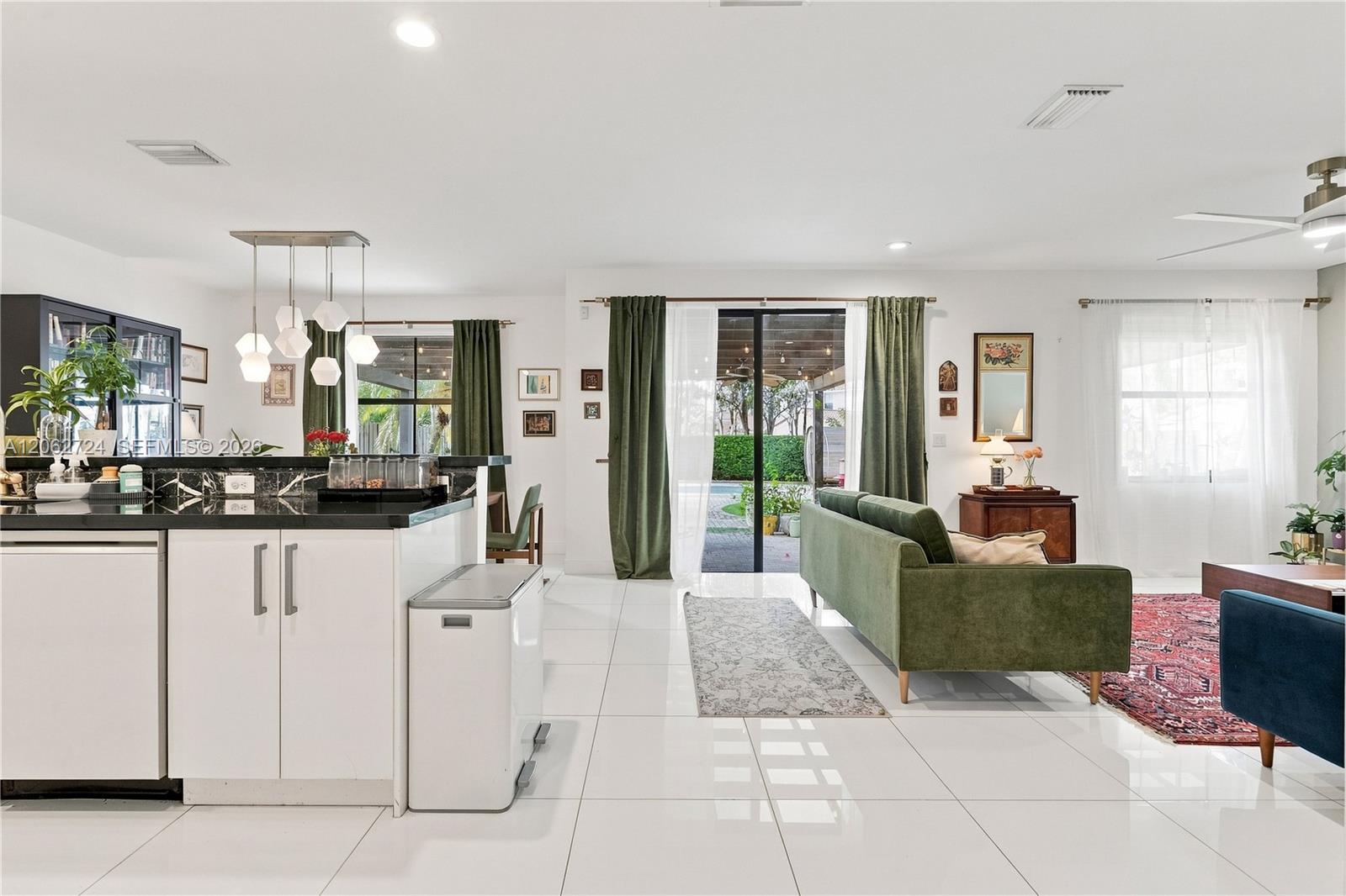 A12062724 Property Photo 10