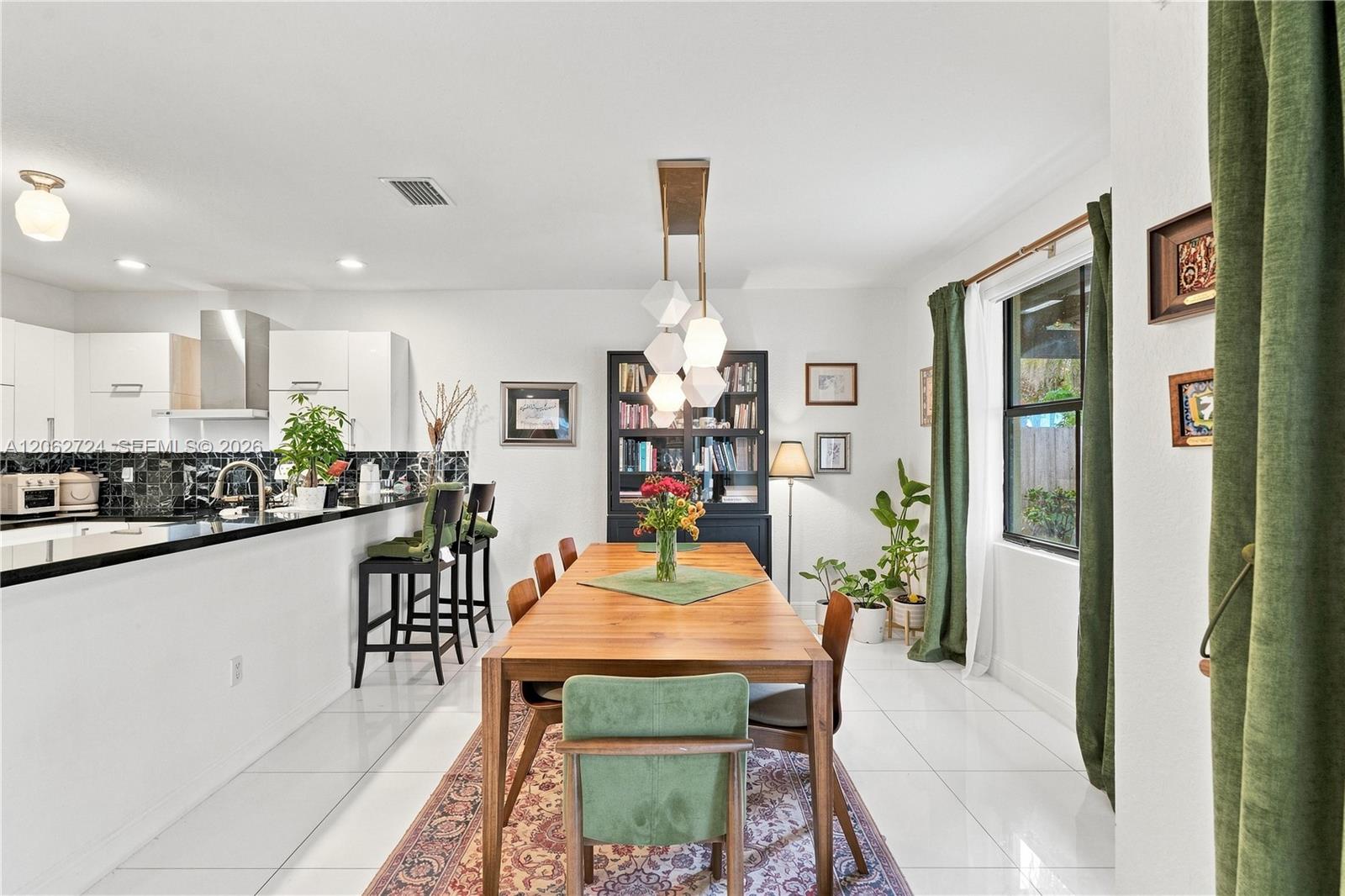 A12062724 Property Photo 15
