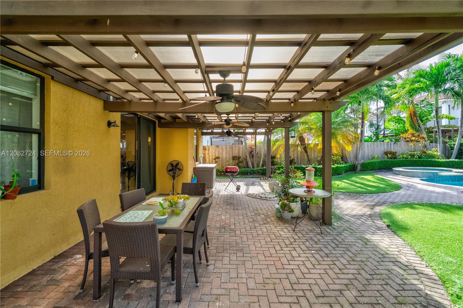 A12062724 Property Photo 23