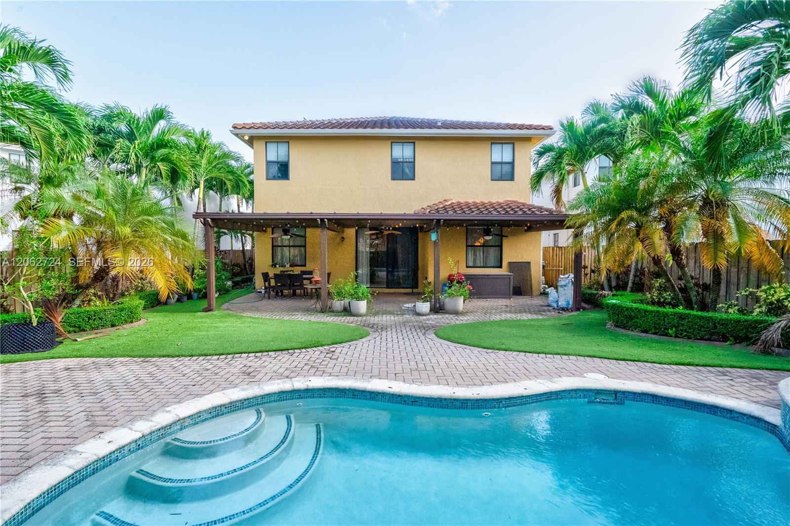 A12062724 Property Photo 29