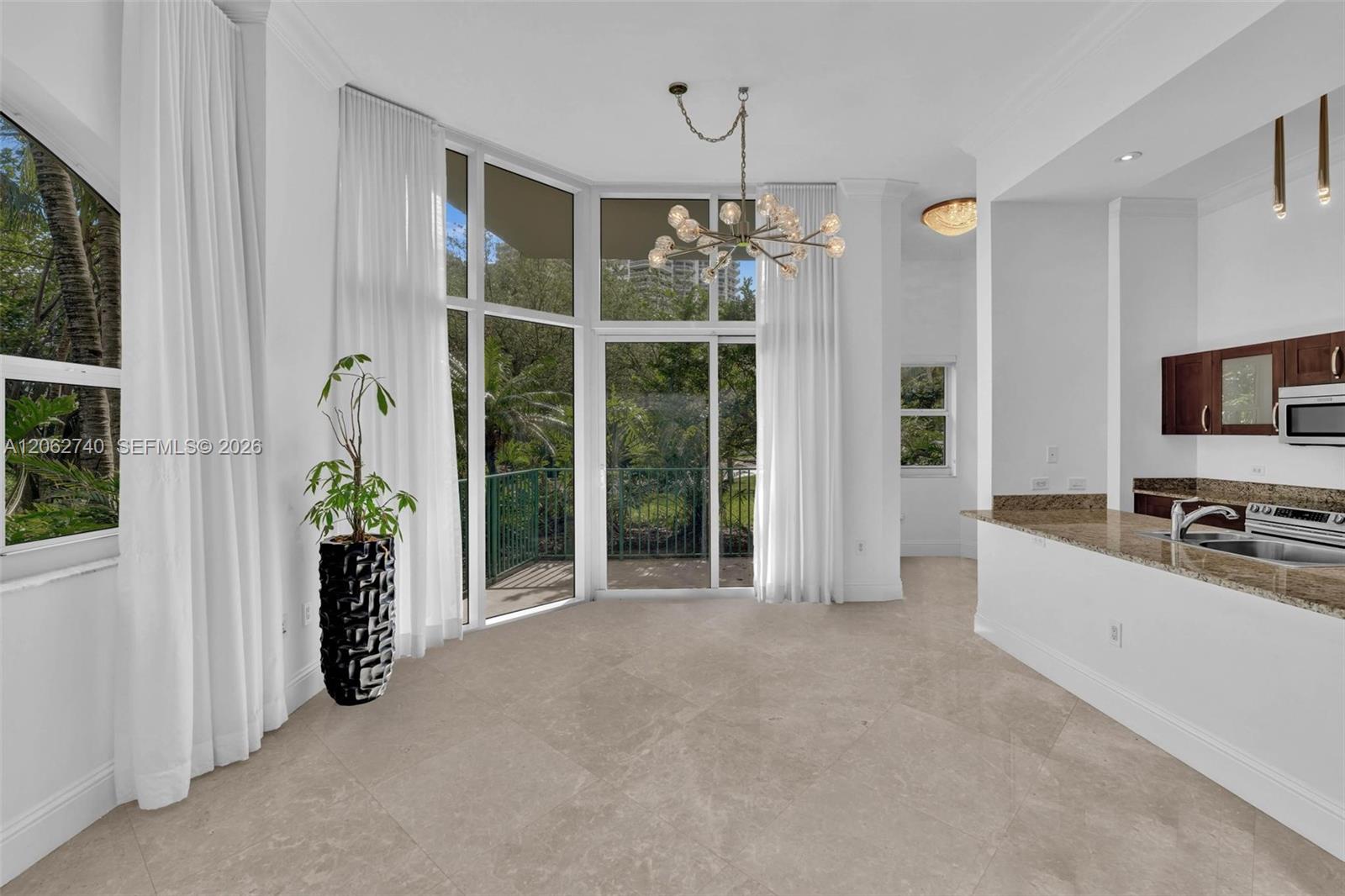20000 E Country Club Drive 110 Property Photo 1