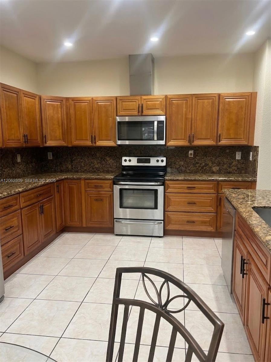 A12062809 Property Photo 11