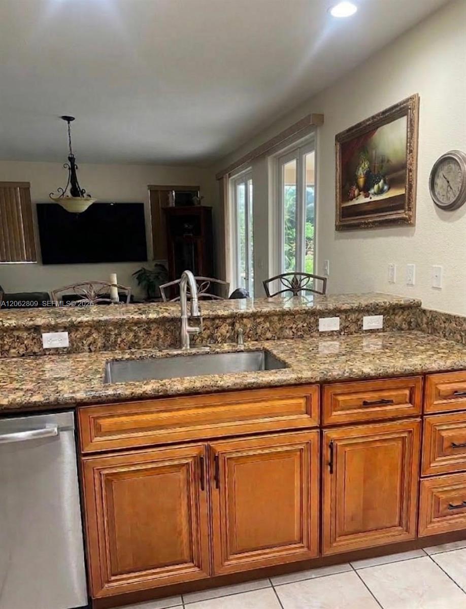 A12062809 Property Photo 15