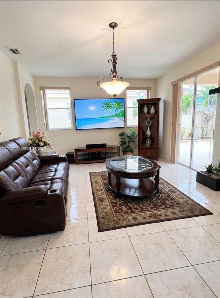 A12062809 Property Photo 17