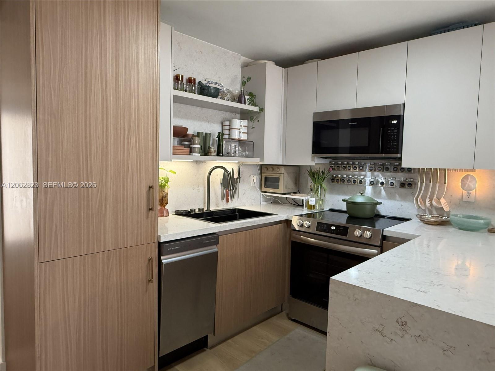 1666 West Avenue 305 Property Photo 1