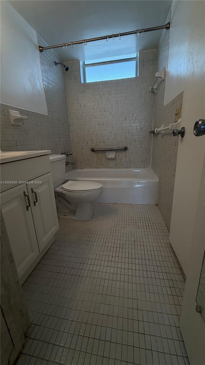 3000 Marcos Drive P210 Property Photo 13