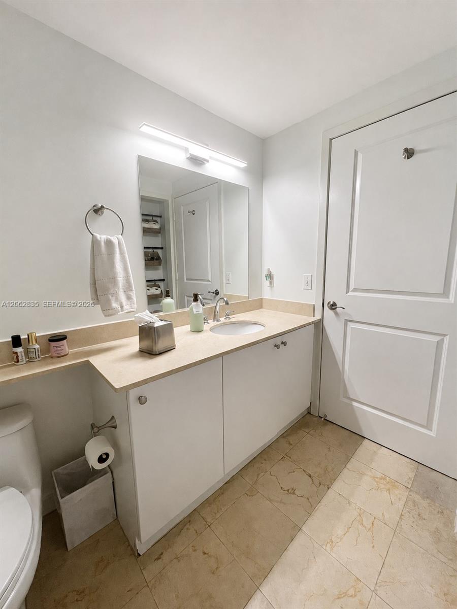 170 Se 14th Street 2007 Property Photo 13