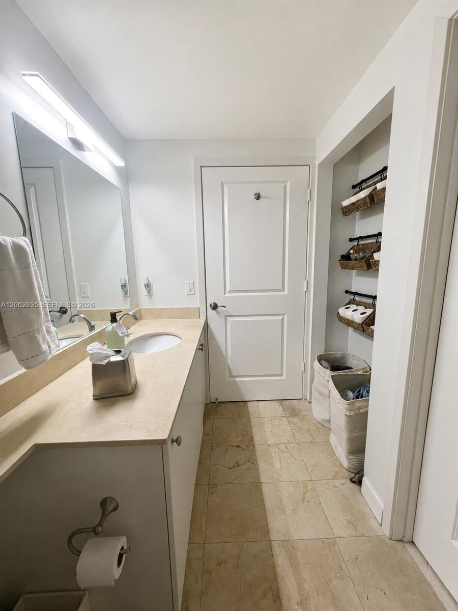 170 Se 14th Street 2007 Property Photo 14