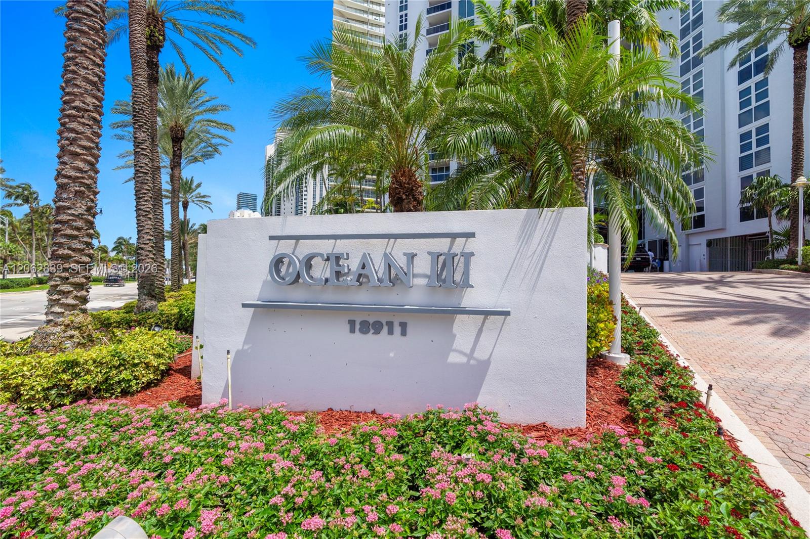 18911 Collins Avenue 2103 Property Photo 2