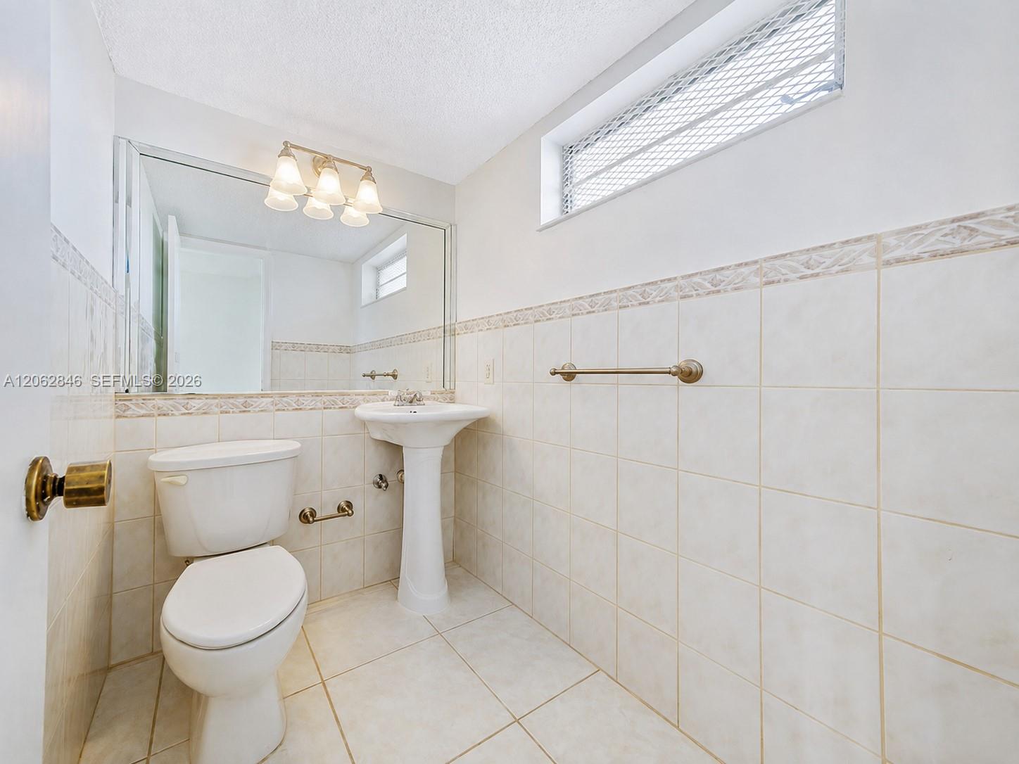 7921 Byron Avenue 404 Property Photo 16