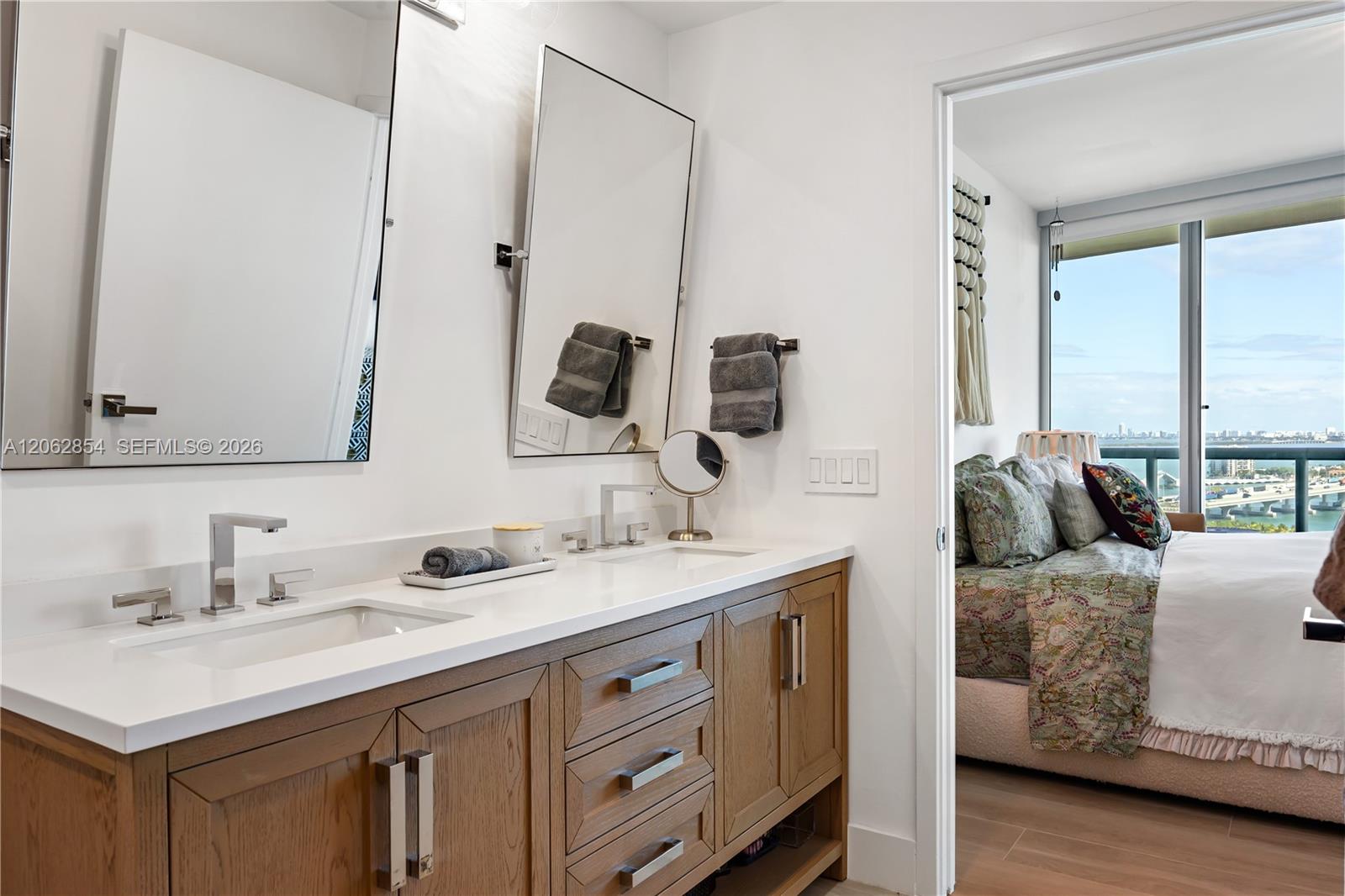 888 Biscayne Boulevard 2009 Property Photo 4