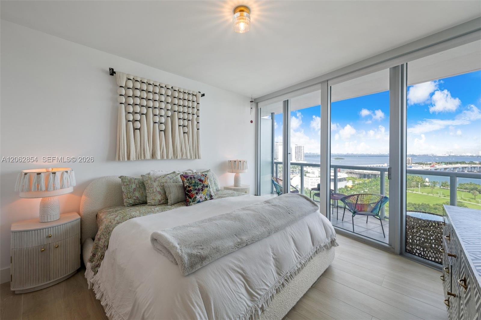 888 Biscayne Boulevard 2009 Property Photo 6