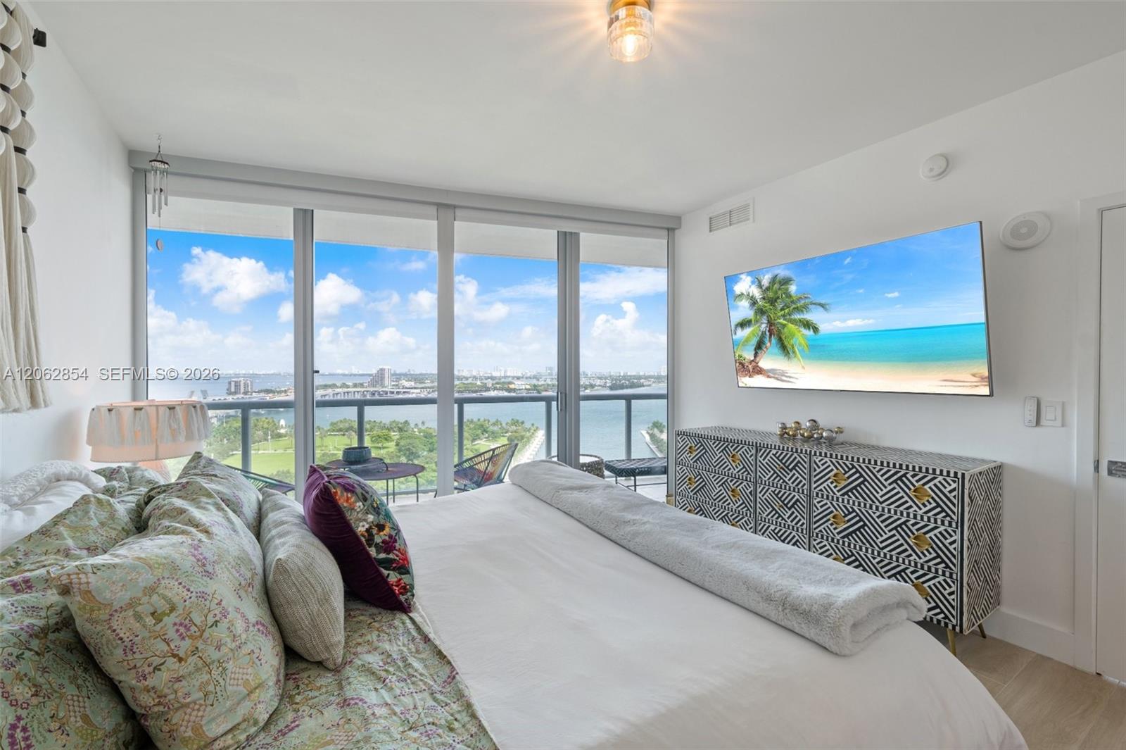888 Biscayne Boulevard 2009 Property Photo 7