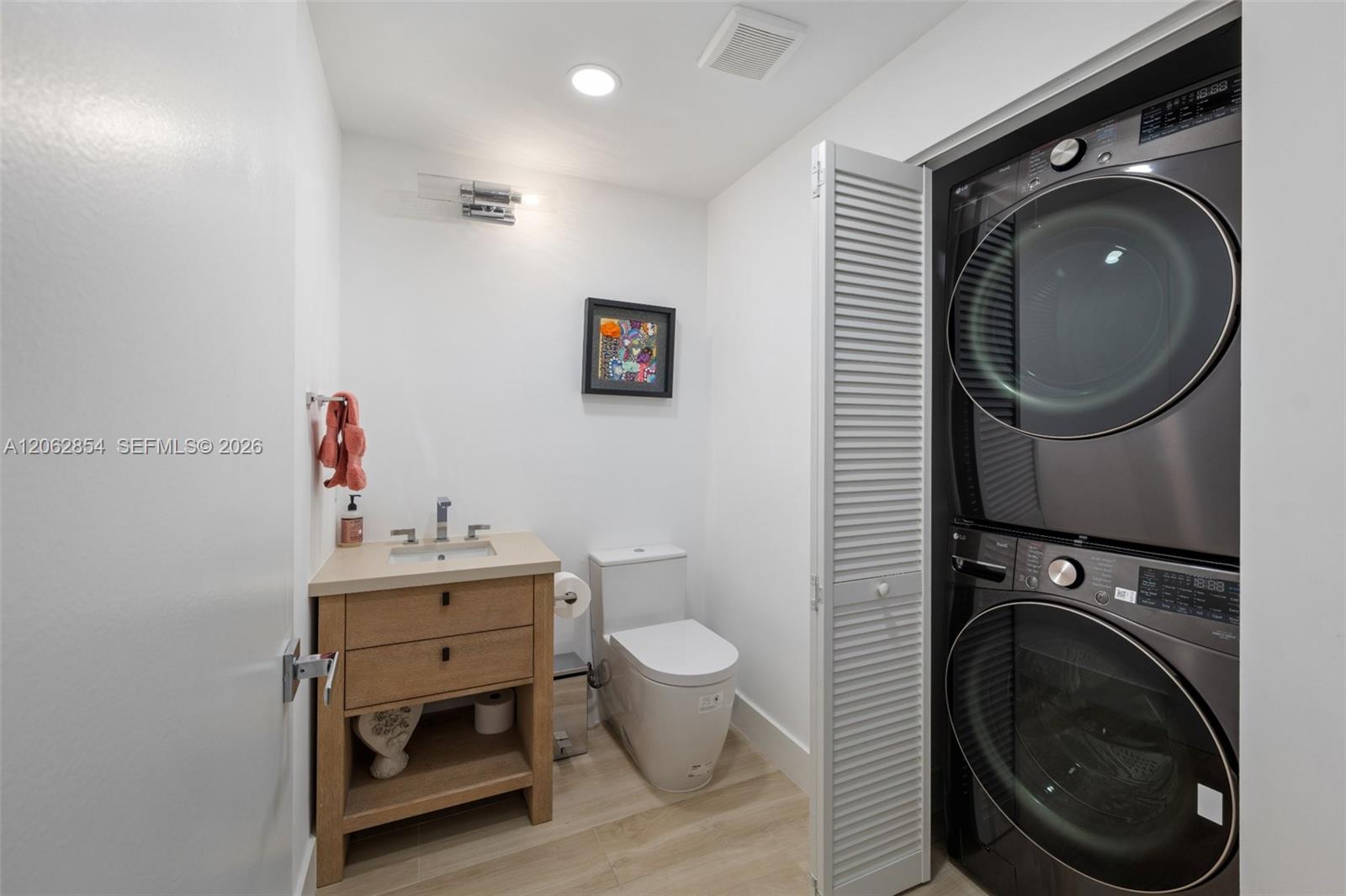 888 Biscayne Boulevard 2009 Property Photo 12