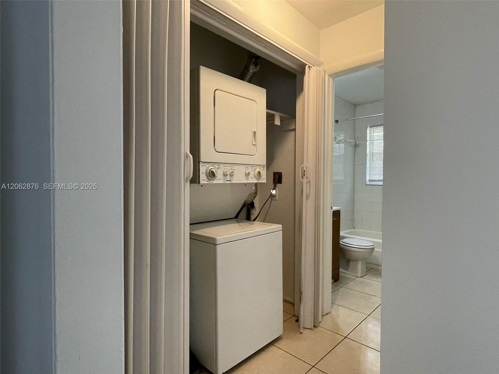 4951 Wedgewood Way 6 Property Photo 11