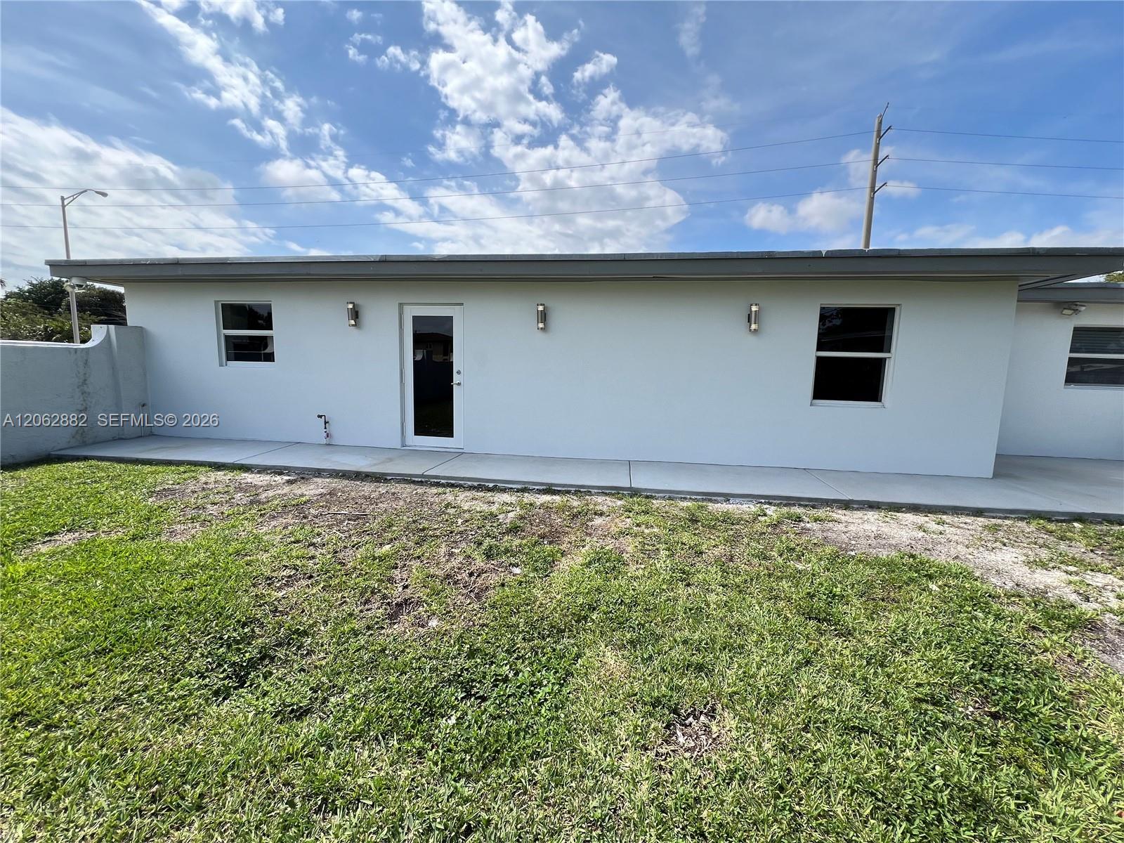 705 E 20th Street Property Photo 2