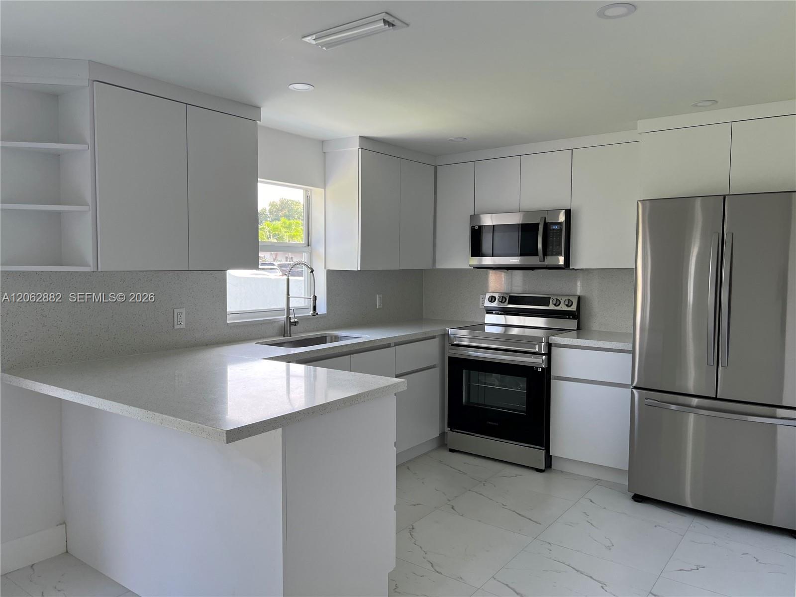 705 E 20th Street Property Photo 5