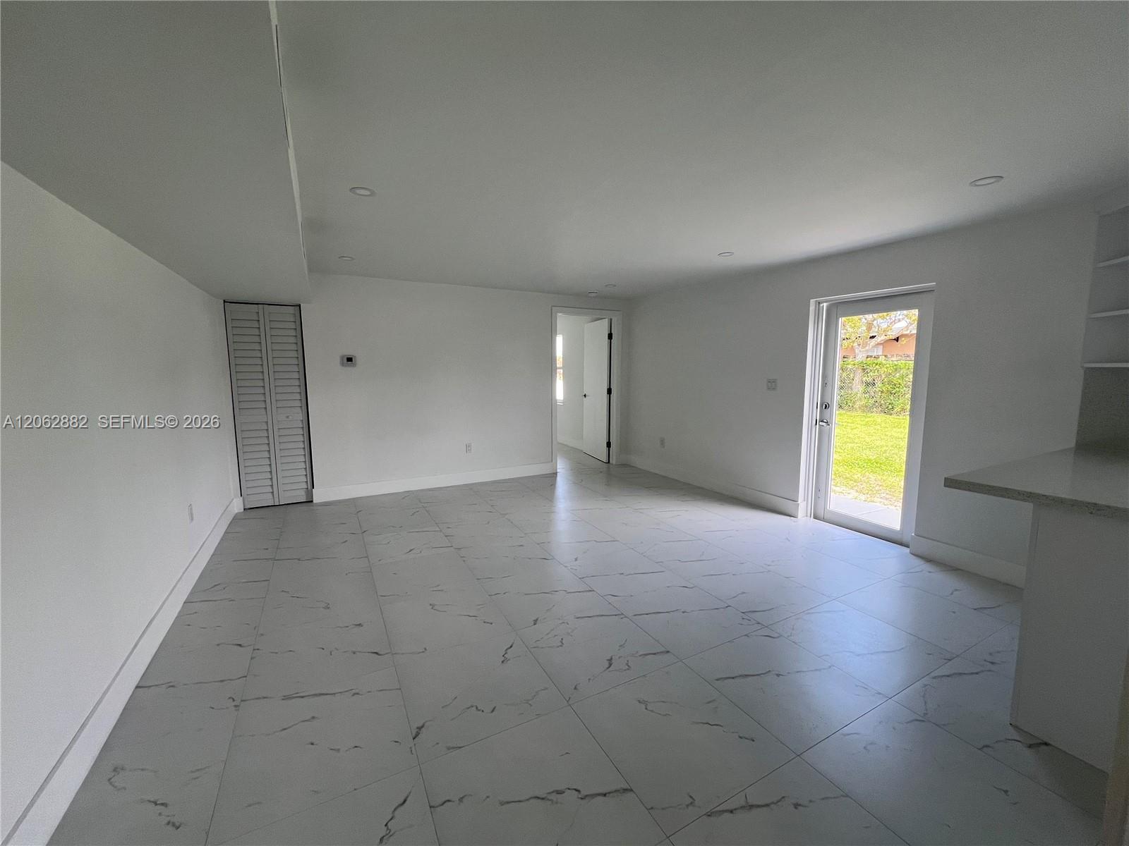 705 E 20th Street Property Photo 8