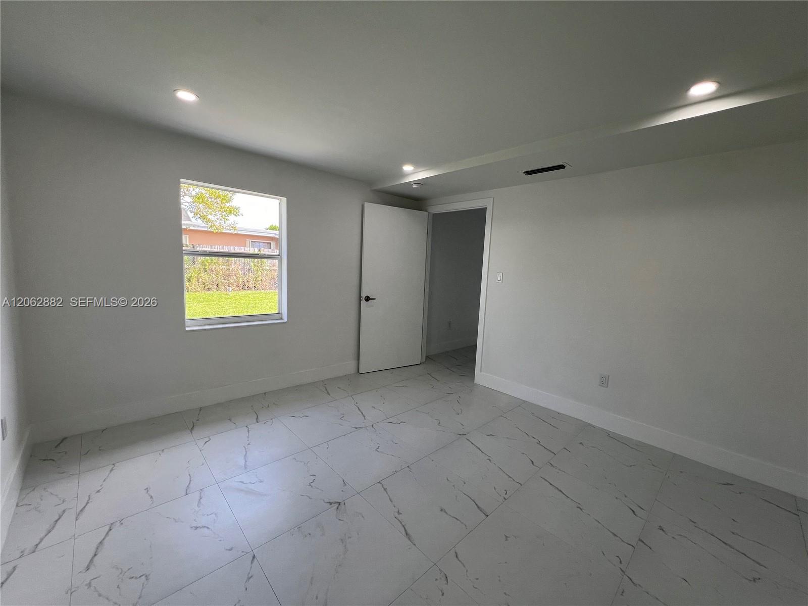 705 E 20th Street Property Photo 10