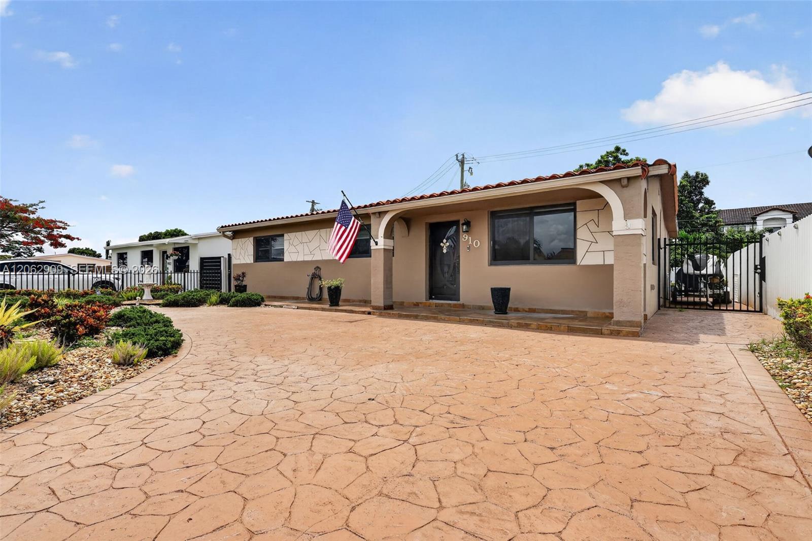 A12062909 Property Photo 1