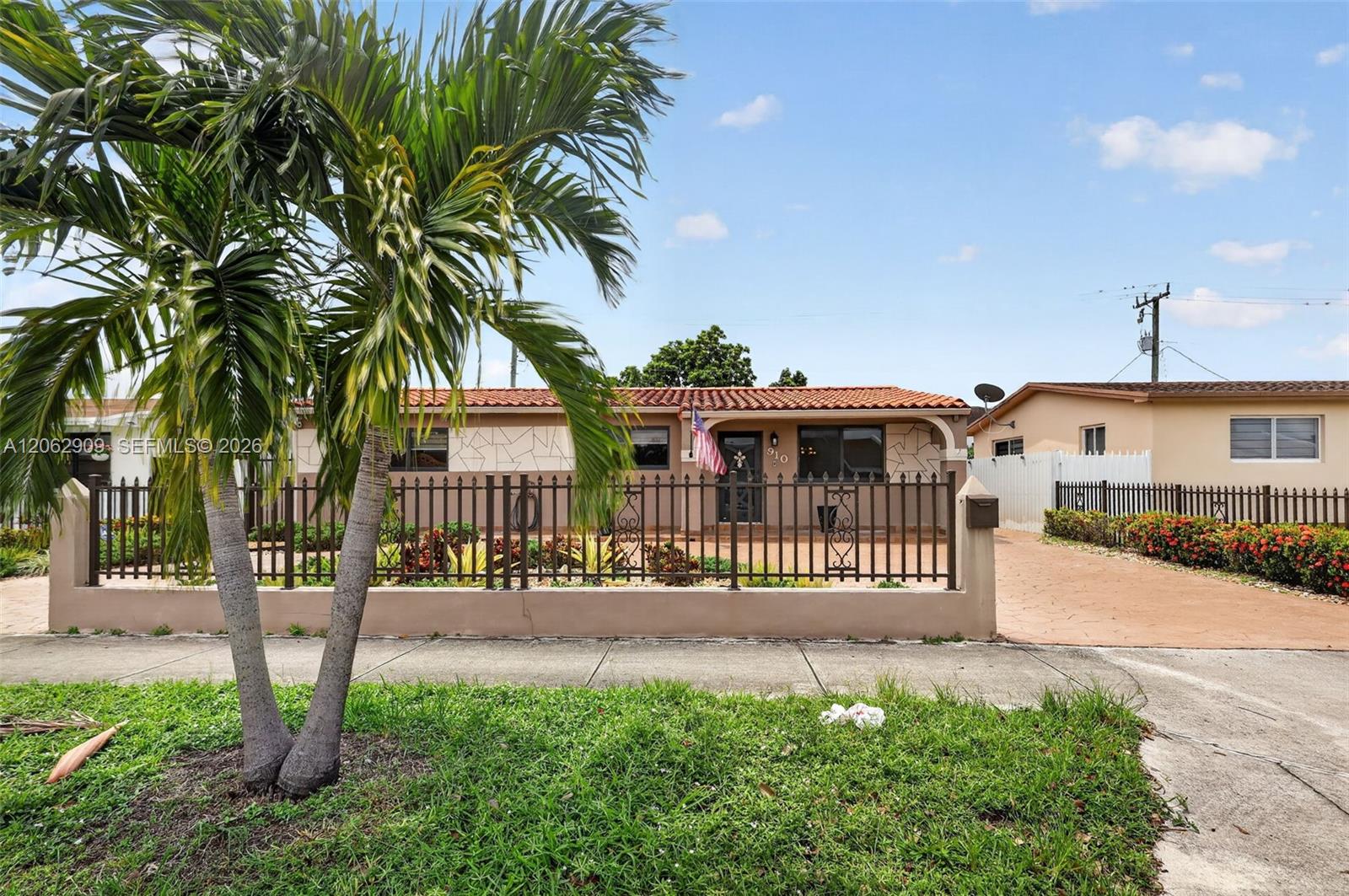 910 W 37th Street Property Photo 3