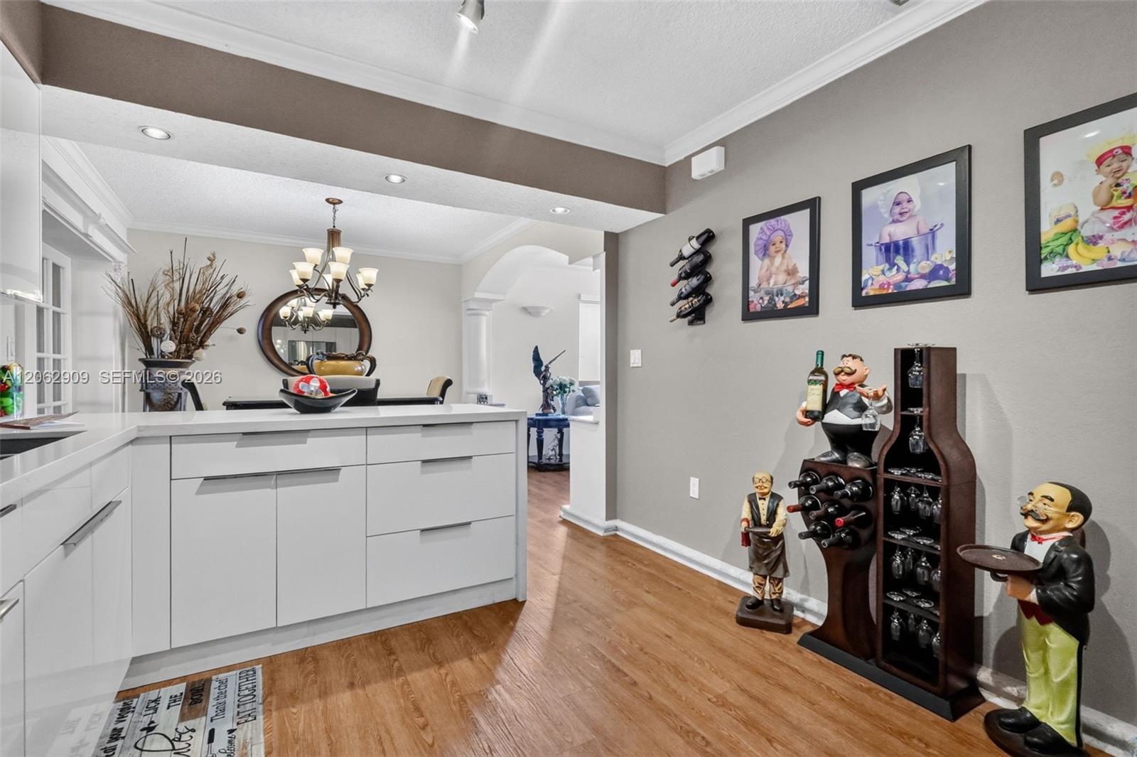 910 W 37th Street Property Photo 15