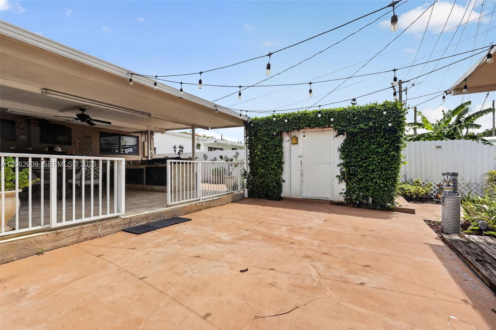 910 W 37th Street Property Photo 43