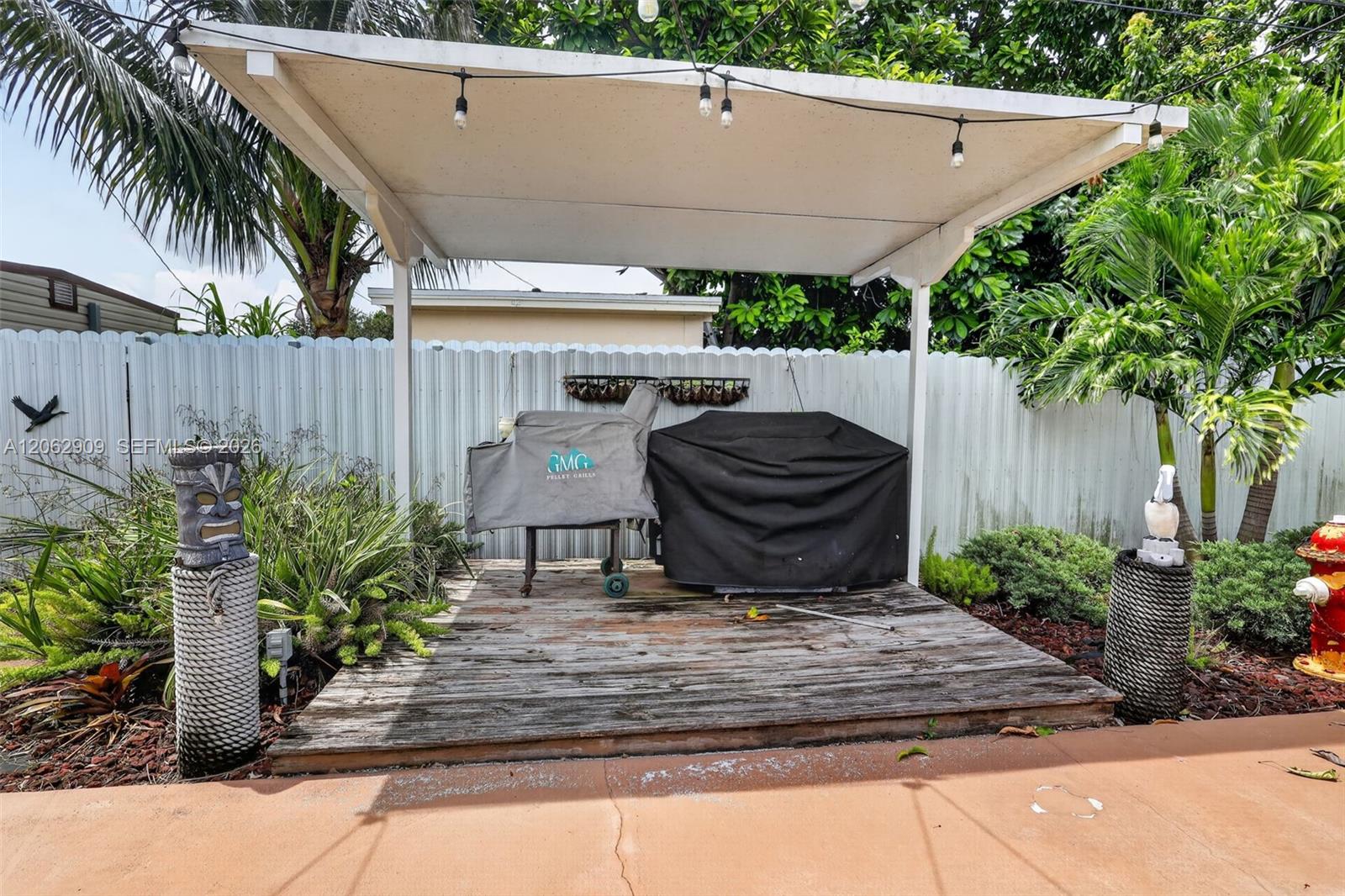 910 W 37th Street Property Photo 44
