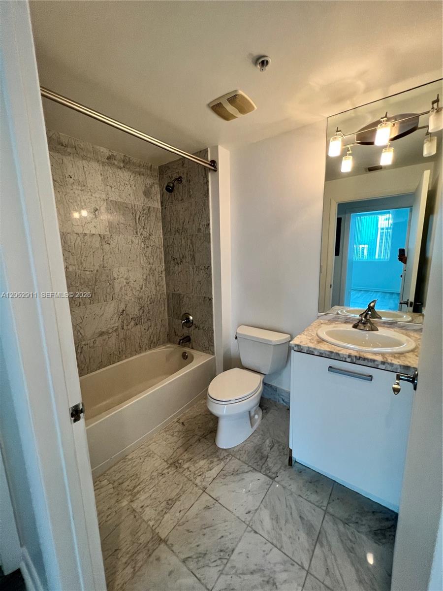 244 Biscayne Boulevard 2609 Property Photo 13