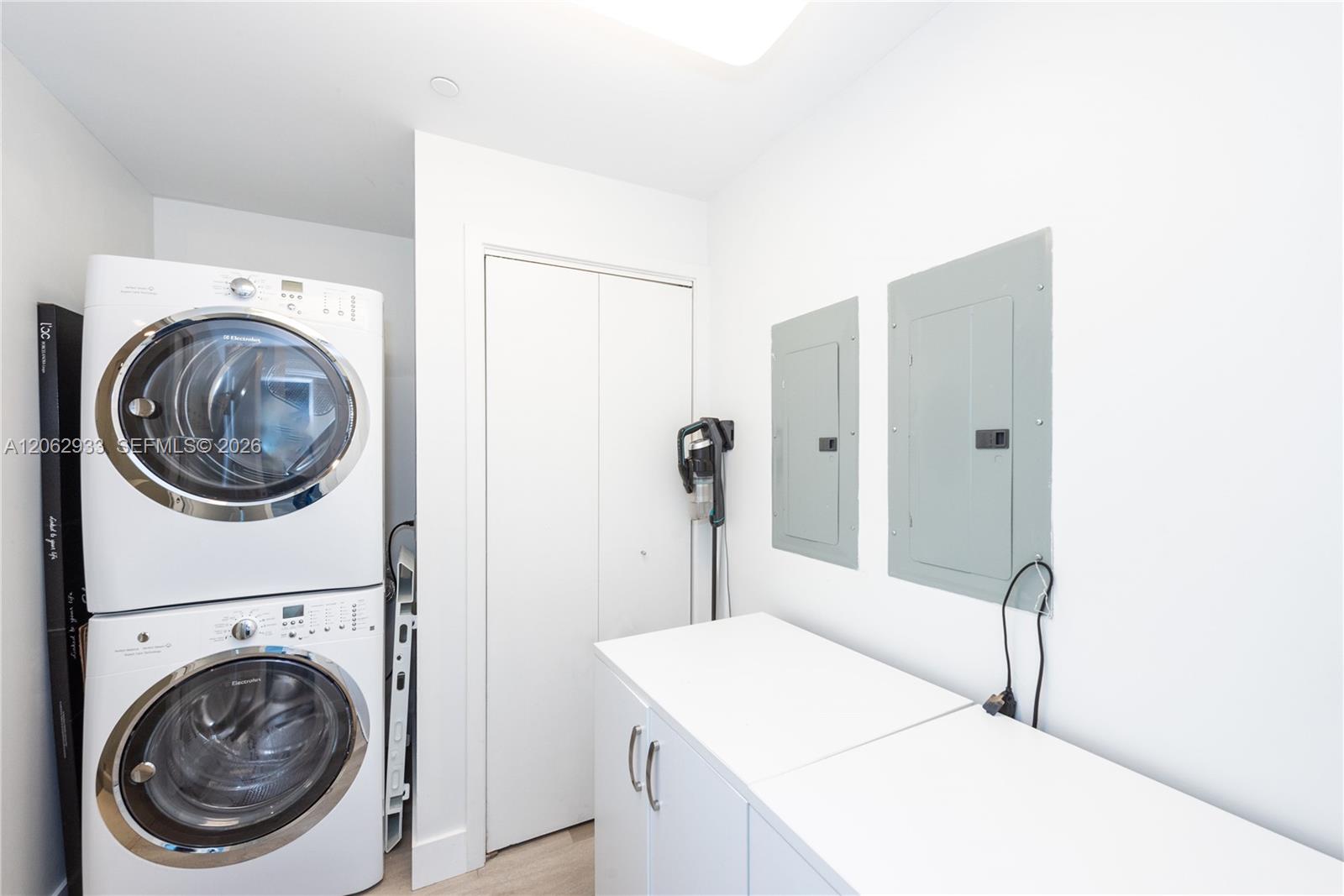 360 Ocean Drive 904s Property Photo 23