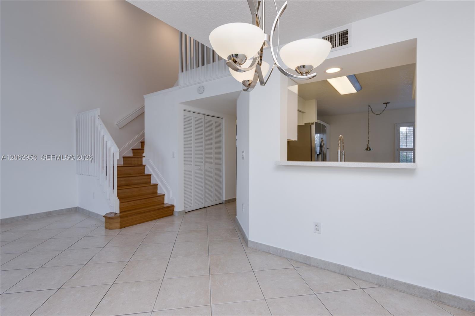 1540 N Trafalgar Circle Property Photo 11