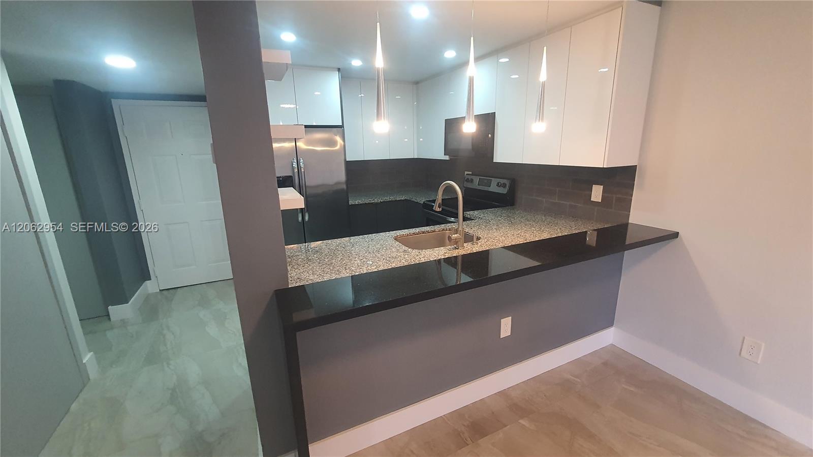 A12062954 Property Photo 3