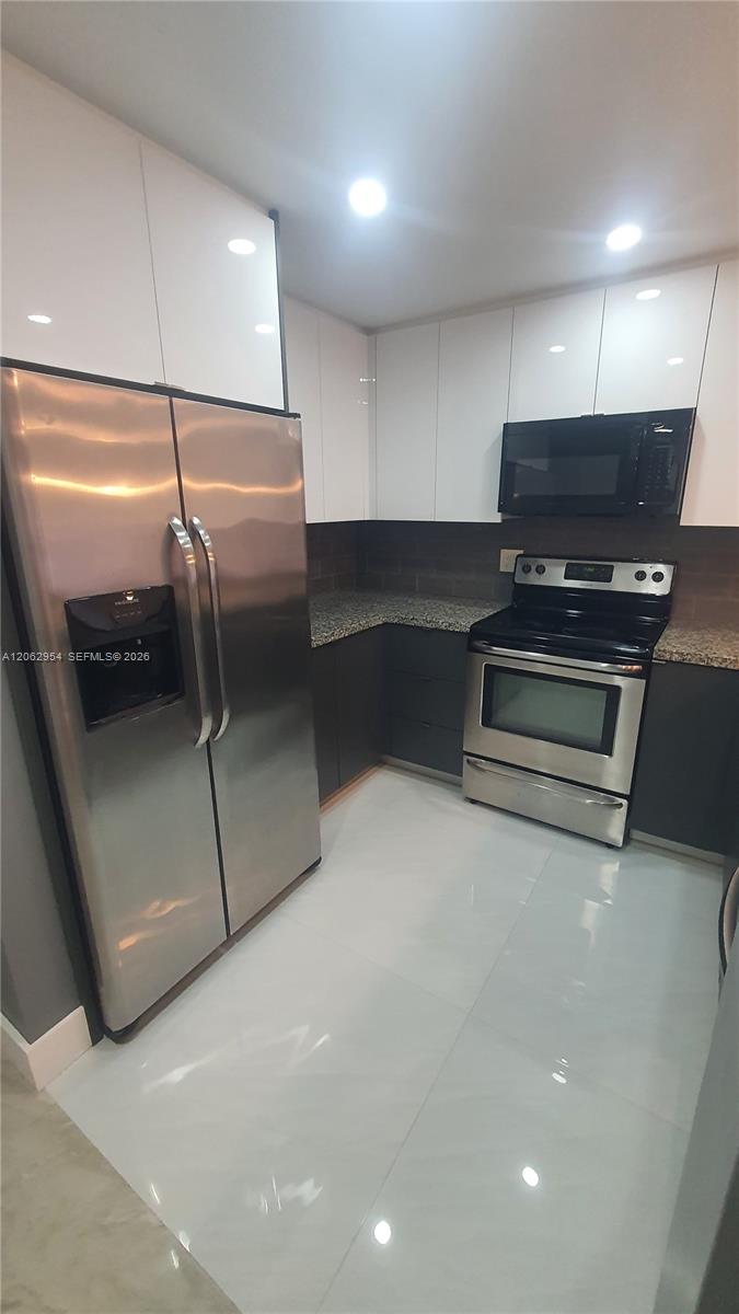 A12062954 Property Photo 4