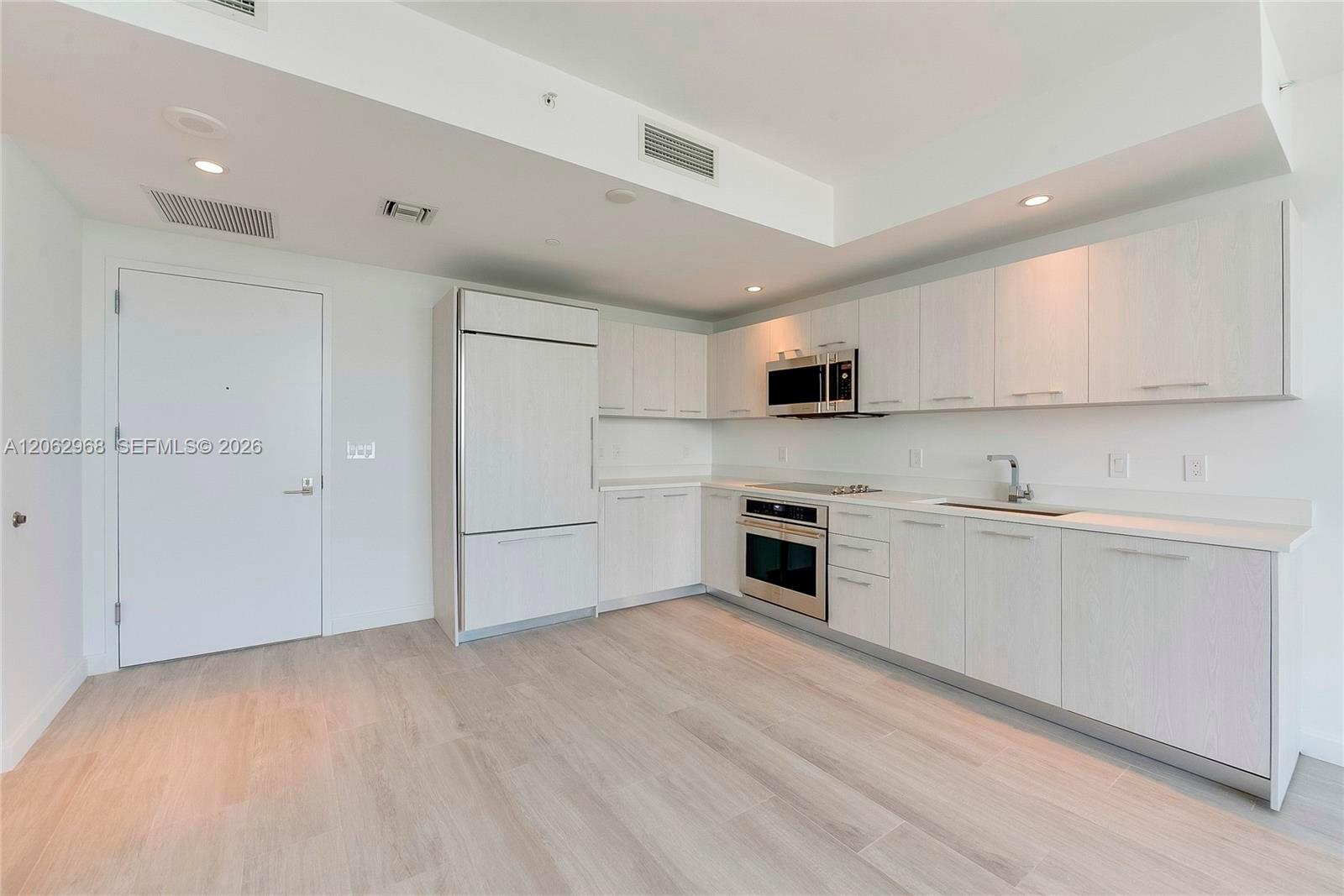 55 Sw 9th Street 3507 Property Photo 5