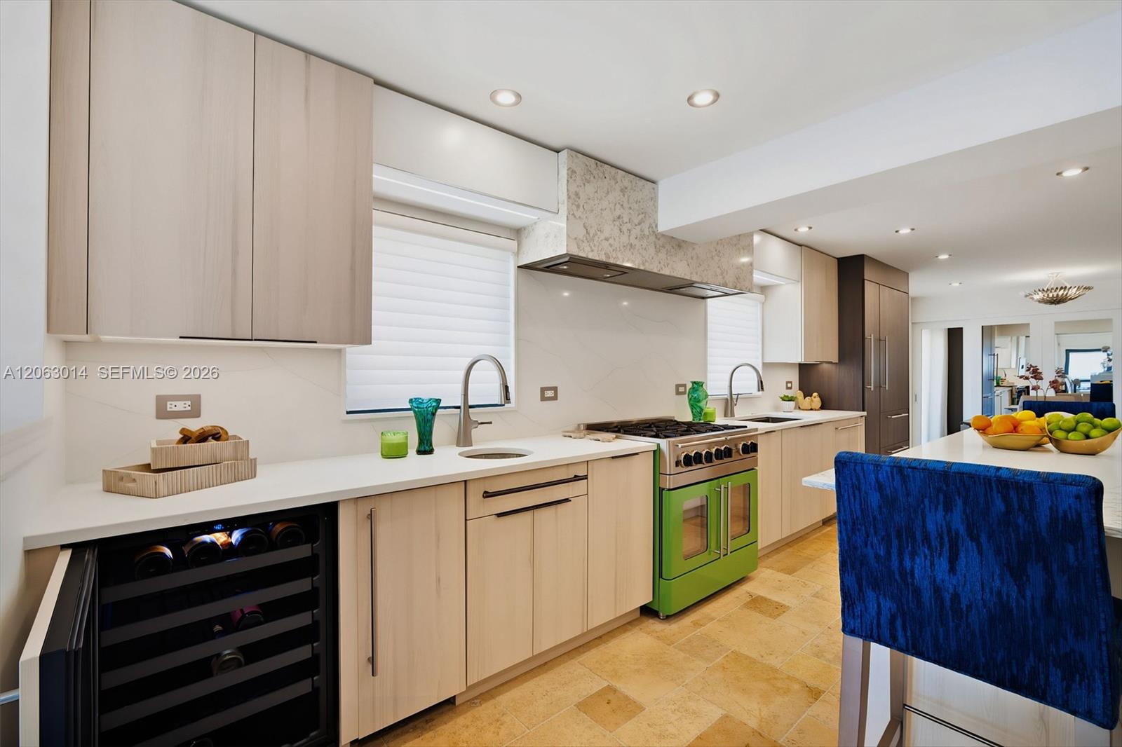 A12063014 Property Photo 14